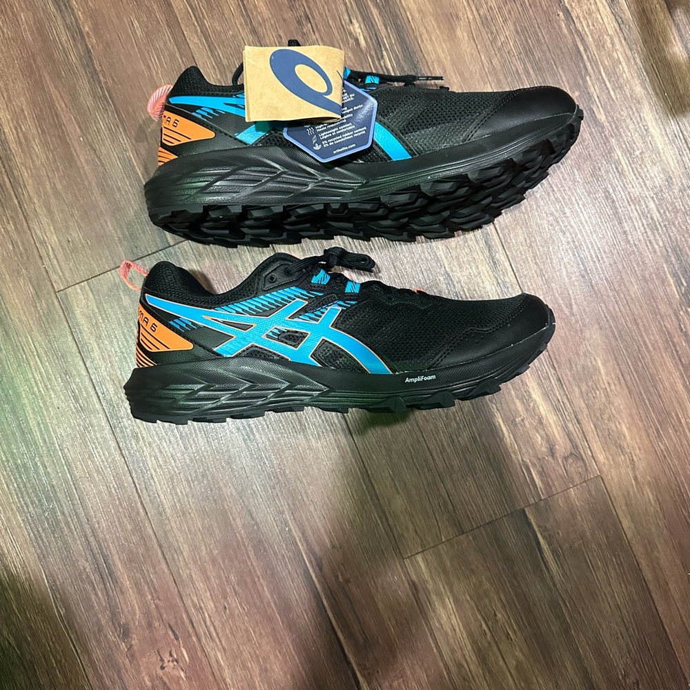 Brand New Asics Gel-Sonoma 6
